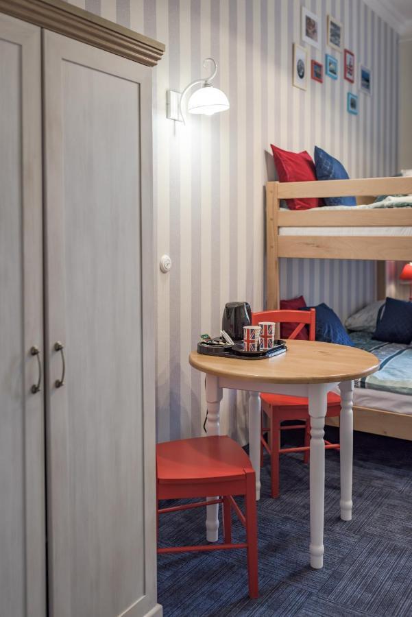 Hostel Night O'Clock Ополе Екстериор снимка