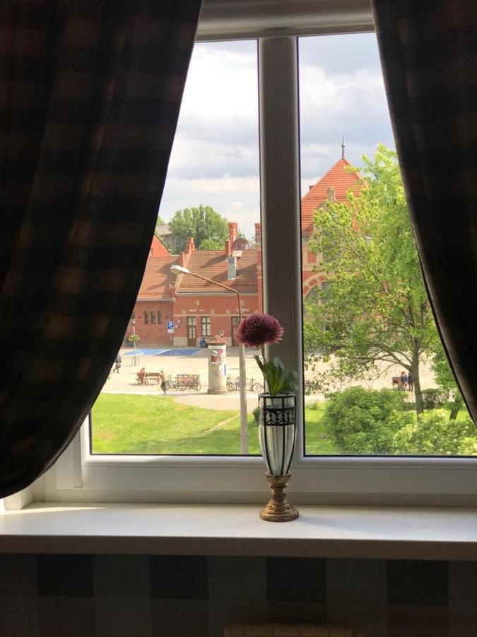 Hostel Night O'Clock Ополе Екстериор снимка
