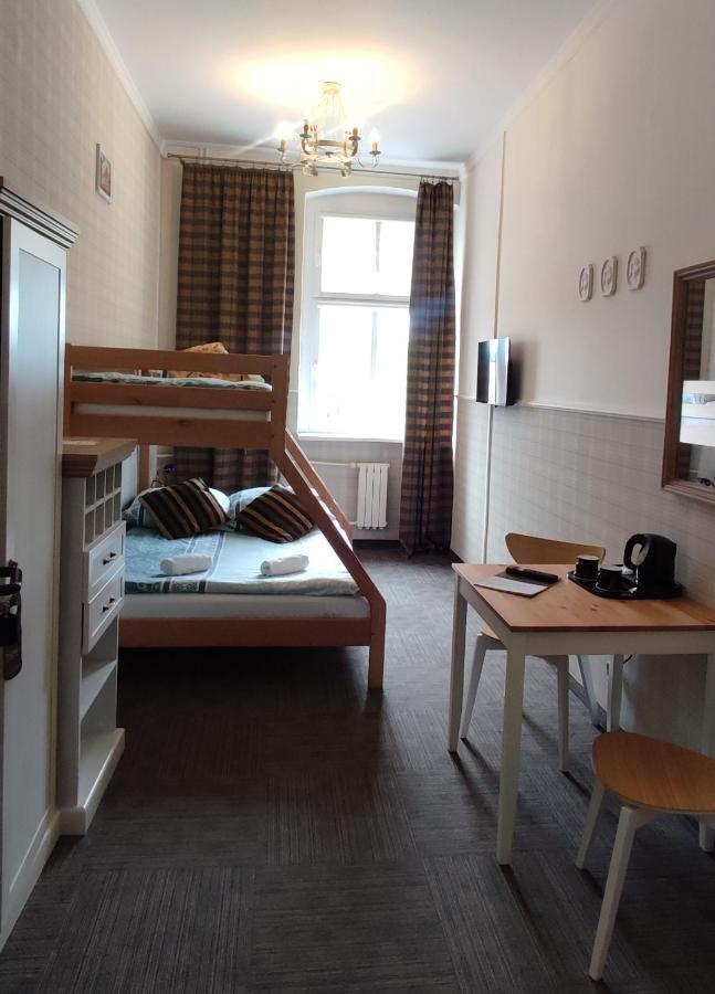 Hostel Night O'Clock Ополе Екстериор снимка