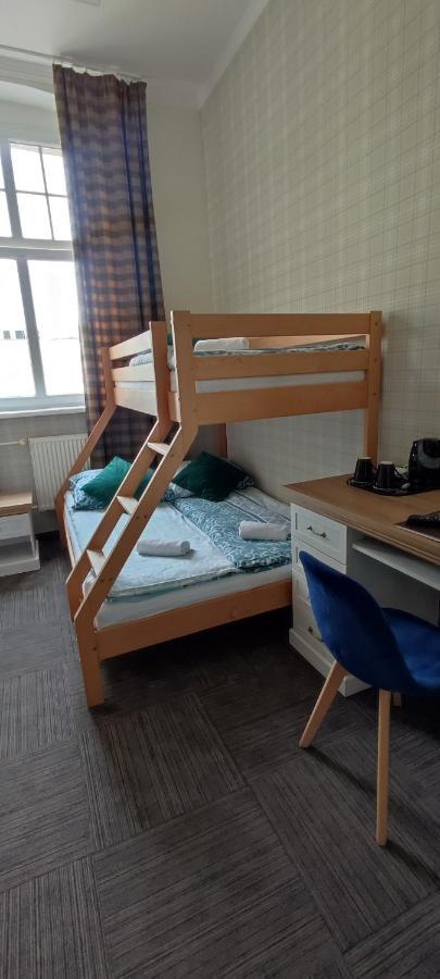 Hostel Night O'Clock Ополе Екстериор снимка